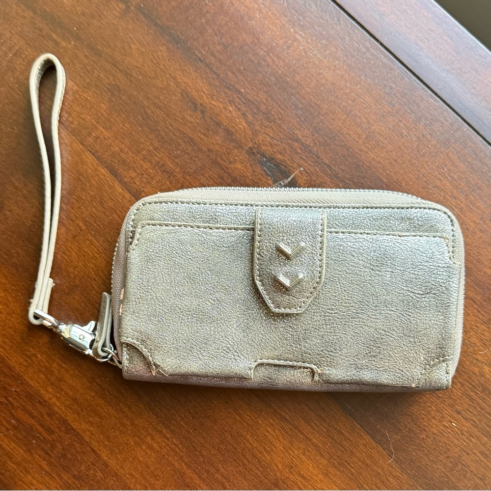 Stella & Dot Metallic Wristlet Wallet